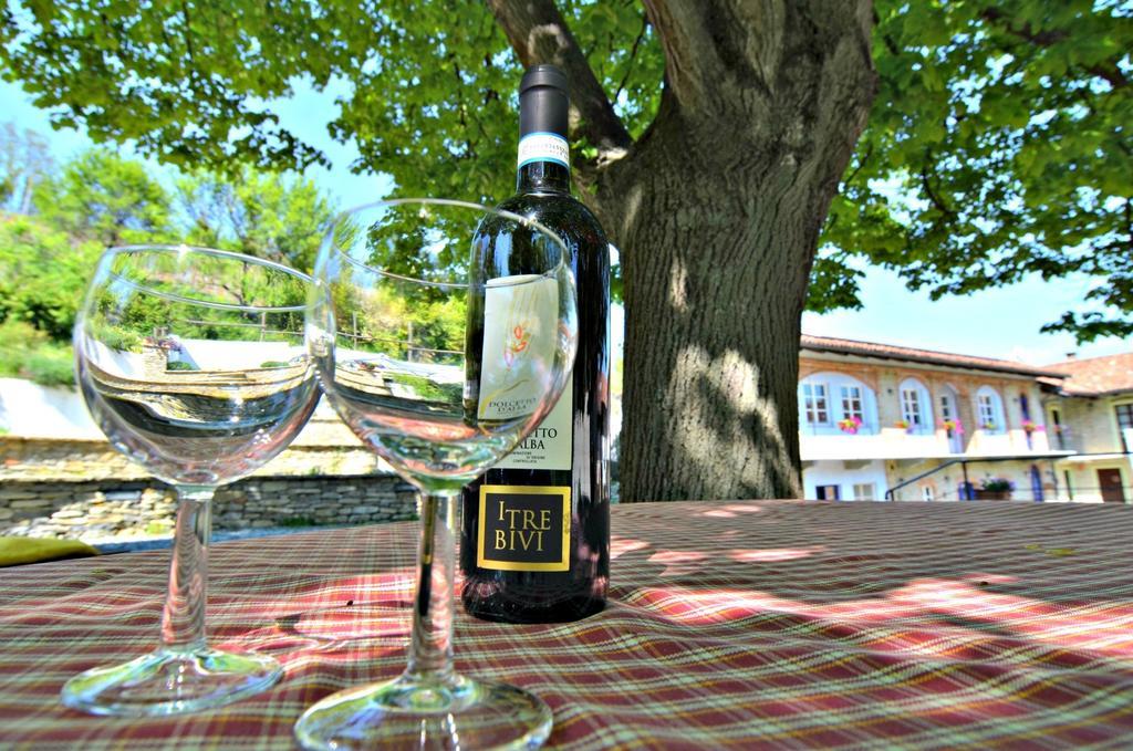 Гостевой дом Cascina Il Convivio Диано-д'Альба Экстерьер фото